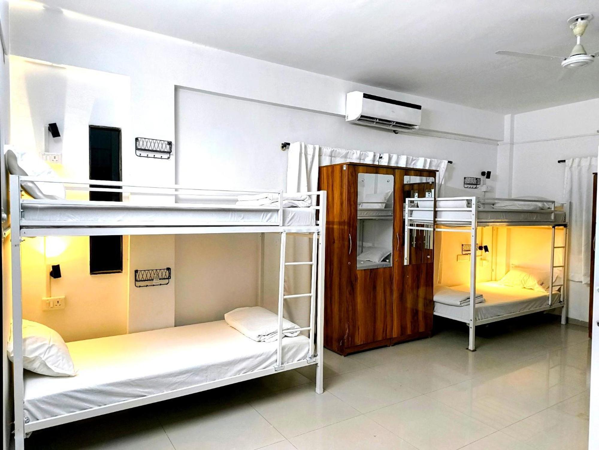 Hoshtel99 - Lux - Stay, Cowork And Cafe - Luxurious Bungalow Пуне Екстер'єр фото